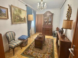 Pis a Exposició. Area administraciones inmobiliarias vende: