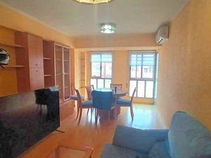 Lloguer Pis a Vara de Quart. Area servicios inmobiliarios alquila:
