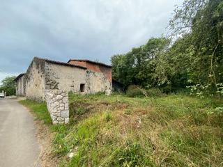 Casa aparellada a Posada-Barro. Lote cuadra con terreno horreo y proyecto