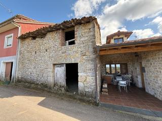 Masia a Ribadedeva. Cuadra en noriega (ribadedeva)
