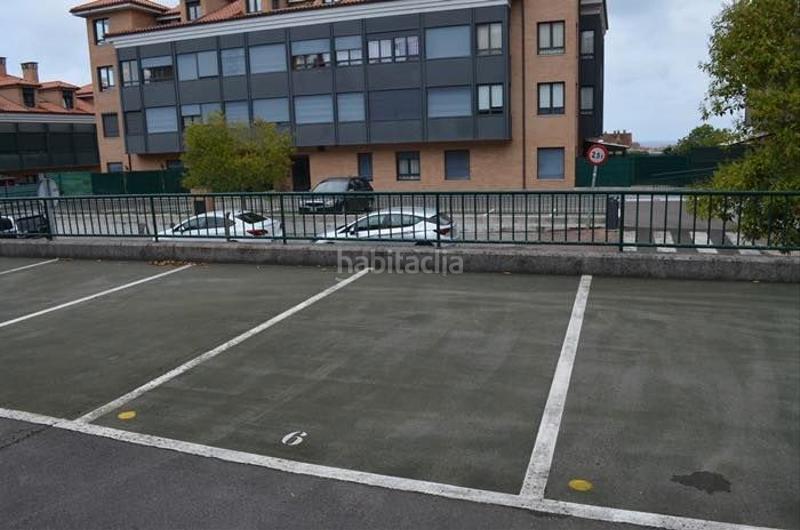 Foto 5b51408b-ea19-46bb-9c8f-287c815d7edd. Parking coche plazas exteriores pueblo en Llanes pueblo Llanes