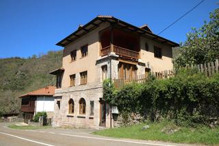 Dplex en Oseja de Sajambre. Dplex con terraza y jardn i picos de europa