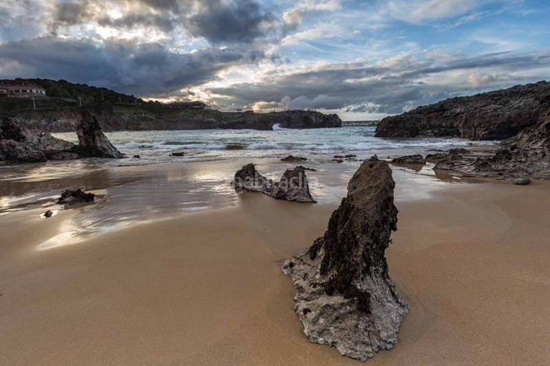 Foto d5b3d60c-5e67-4014-88ce-b04357d95778. Terreny residencial a Llanes pueblo Llanes