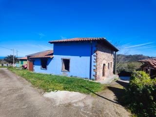 Casa a Parroquias surorientales. Casa de piedra reformada con jardin y vistas al mar