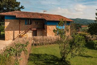 Casa a Piloña. Dos casas de piedra con gran terreno i piloña (asturias)
