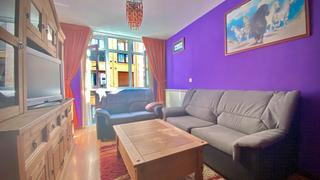 Pis a Avenida covadonga 1. Exclusivo piso con terraza y licencia turística en el corazón de