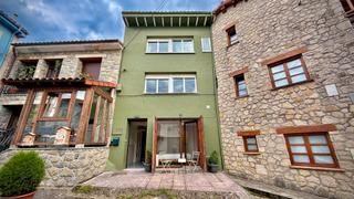 Casa adossada a La lugar portiella 12. Casa adosada en la portilla, llanes (asturias)