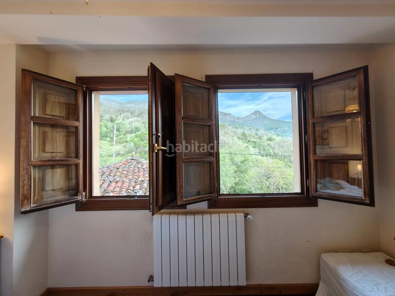 Foto c5e0547f-bcd1-4372-8cb4-d45f3c296a5f. Casa amb xemeneia calefacció a Quirós