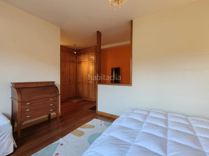 Foto 2aefe35b-6ba2-42c5-8bec-8c1d28d574aa. Casa amb xemeneia calefacció a Quirós