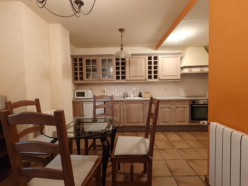 Foto 32981c54-2f80-41b2-bae0-282f5e479bbd. Casa amb xemeneia calefacció a Quirós