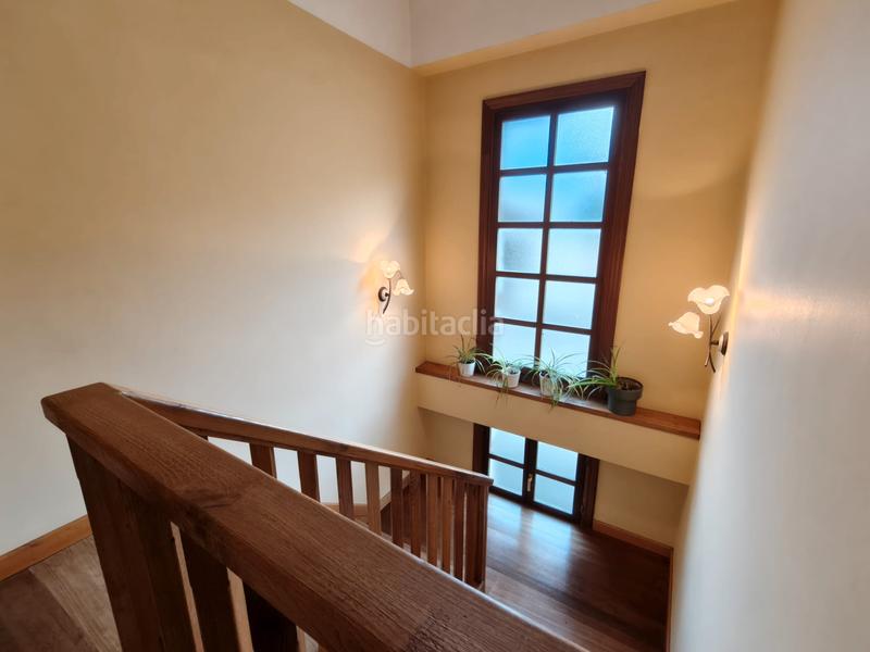 Foto 4bb4ee69-4d8f-48dc-99c1-8a99695b3f7f. Casa amb xemeneia calefacció a Quirós