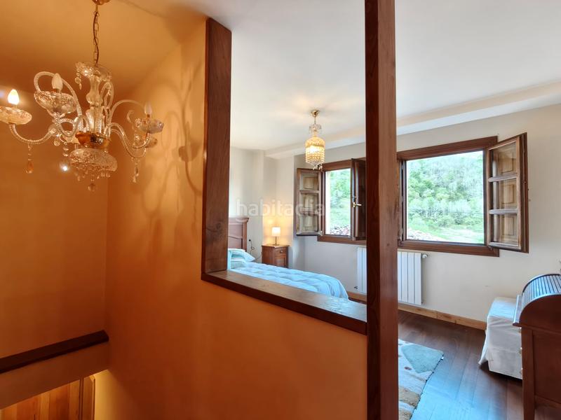 Foto c9d931ce-80a7-40ec-b6cf-94d9152cc0e7. Casa amb xemeneia calefacció a Quirós