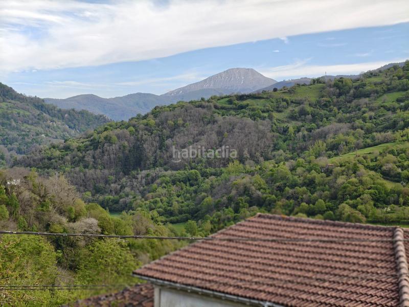 Foto 4807cd1c-4cf5-40d2-a63b-e18d3937736b. Casa amb xemeneia calefacció a Quirós