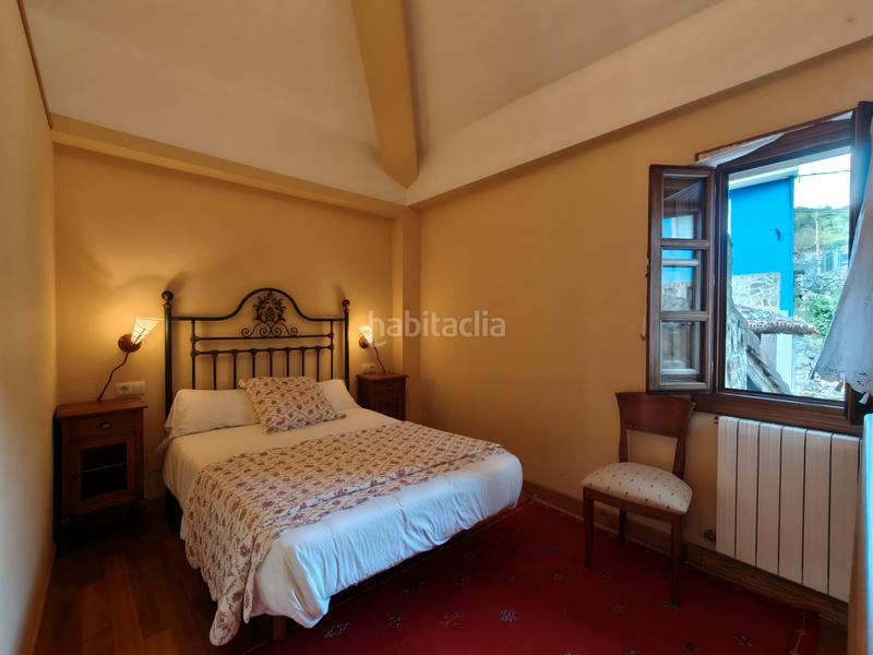 Foto 4e28c3cc-f874-46c8-81b2-192ab9a7f8f3. Casa amb xemeneia calefacció a Quirós