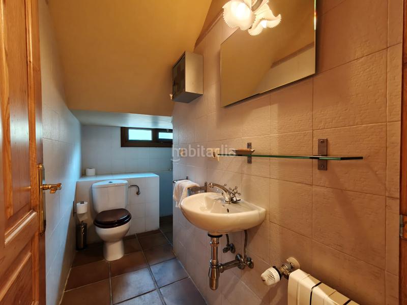 Foto 5ad0aee5-94e4-4c89-b574-160e26797000. Casa amb xemeneia calefacció a Quirós