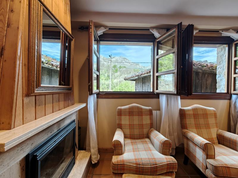 Foto d990a22c-0709-4137-886a-64cf52b93661. Casa amb xemeneia calefacció a Quirós