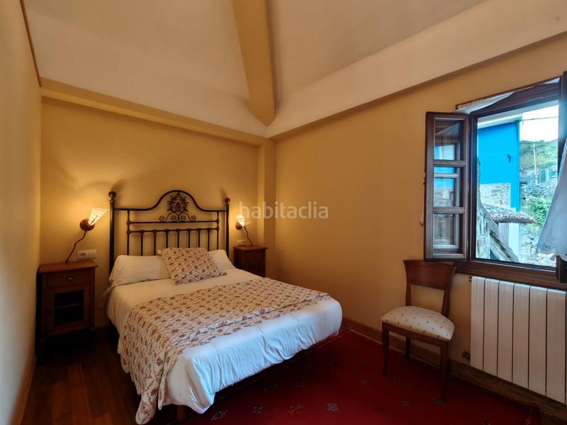 Foto f86add07-3313-4d72-87a0-c156237d4c3c. Casa amb xemeneia calefacció a Quirós