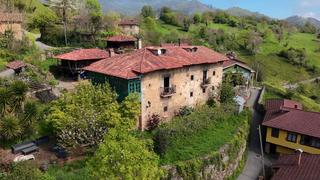 Maison à Proaza. Casona de piedra con jardin i proaza (asturias)
