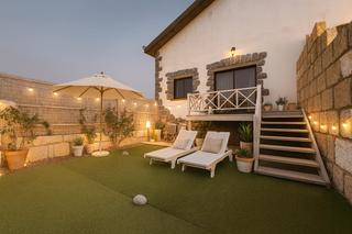 Casa aparellada  Calle nardo. Vivienda pareada de ensueño en el médano – tu hogar junto al mar