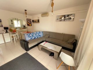 Miete Appartement  Calle baleares. Alquiler apto. 1 hab. en torviscas