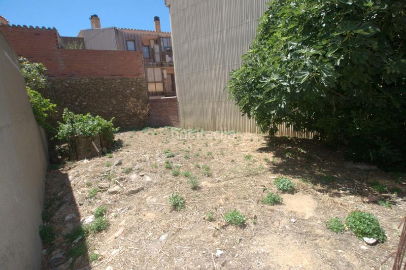 Foto ec6cceed-7a32-4d60-a387-6730e3cc3455. Fondo rustico in carrer de la cerdanya in Palau-saverdera