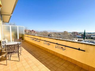 Duplex in Av salvador dali. tico dplex en figueres zona rally sud