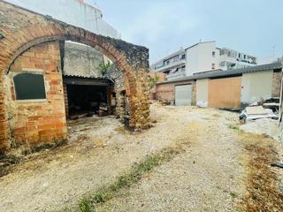 Finca rústica a Carrer de l'oliva, 35, 17600, figueres, girona. Terreno edificable en c oliva