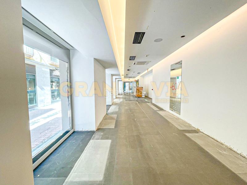 Foto e7441fea-3bd9-49bd-871f-372395be931f. Affitto locale commerciale in carrer joan maragall in Figueres