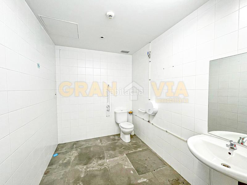 Foto 91f13385-c9c1-46d5-91e0-e1c6ed1126a9. Alquiler local comercial en carrer joan maragall local comercial en alquiler zona centro en Figueres