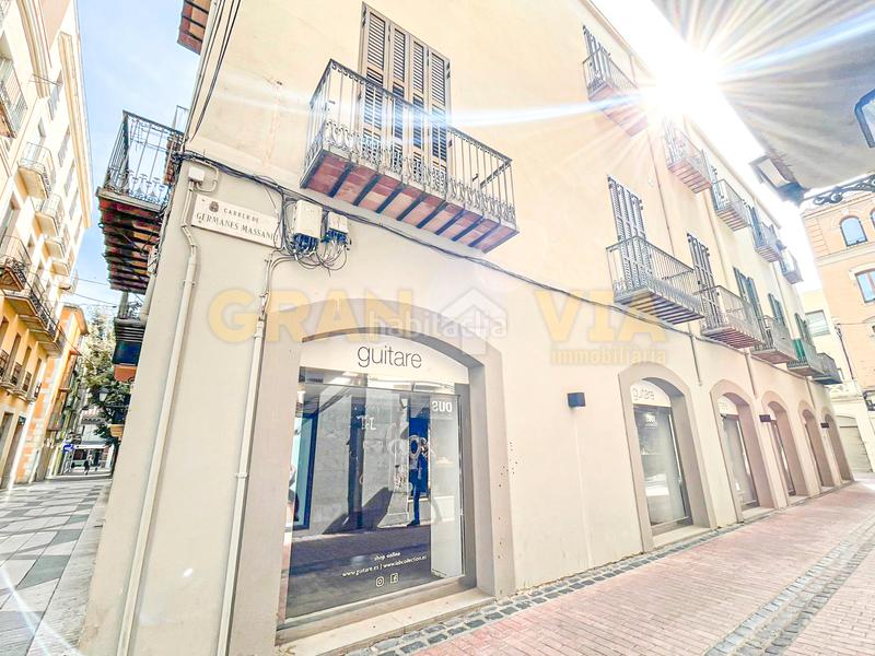 Foto 244382da-9b7c-4eea-818f-a15798127062. Lloguer local comercial a carrer joan maragall a Figueres