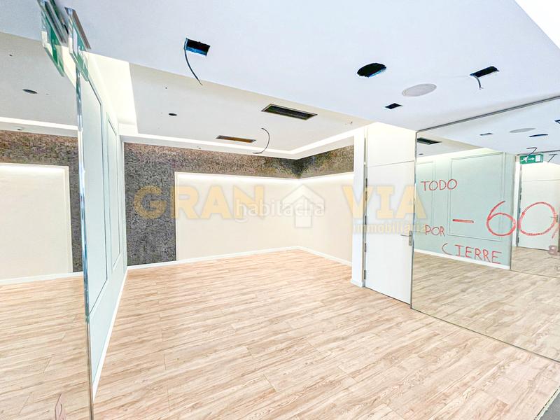 Foto 6af63145-c87a-40ec-9358-a1a3e24e2d3a. Lloguer local comercial a carrer joan maragall a Figueres