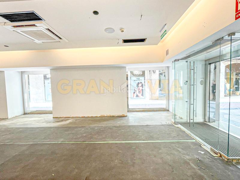 Foto f061119e-d8f4-49bd-91fd-11ed81388c0e. Lloguer local comercial a carrer joan maragall a Figueres