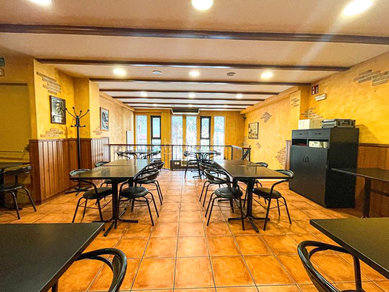 Foto 08101c2d-40fb-42da-8568-0c7f078a8e3f. Location local commercial dans pujada del castell dans Figueres