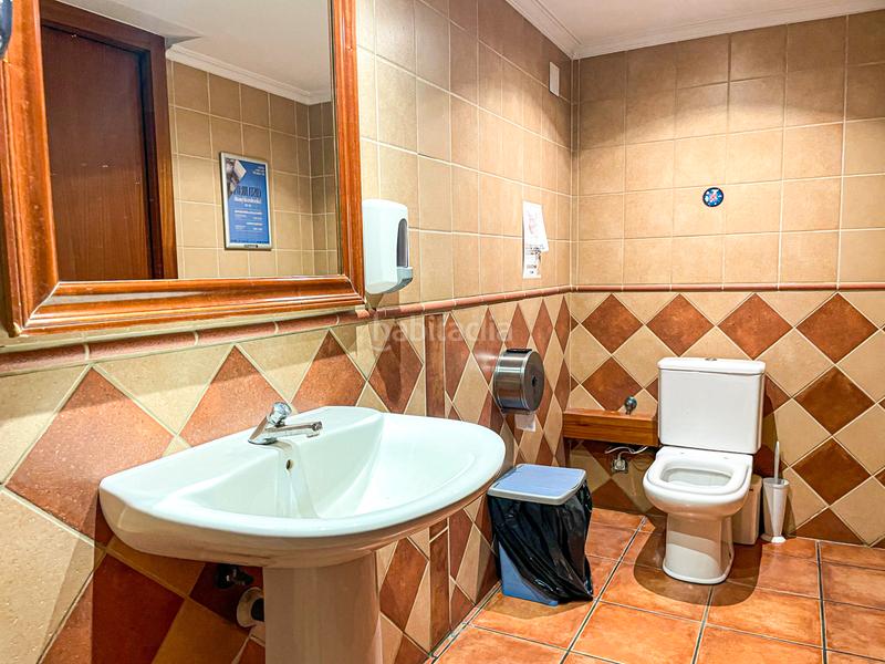 Foto 9a4dd624-5c4f-4d57-ac46-63eca7e2932d. Location local commercial dans pujada del castell dans Figueres