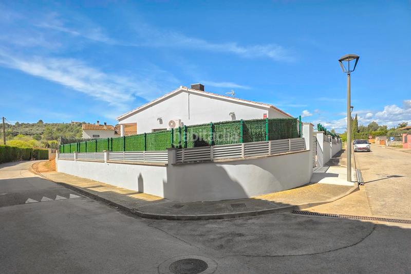 Foto 04c1539e-92bf-4db8-b14b-081cd01783c2. Chalet en canigó 1 casa unifamiliar en venta en Cistella