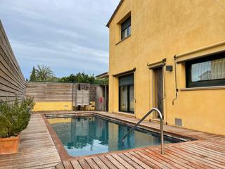 Xalet a Carrer jofre el pilós, 23, 17100, la bisbal d'empordà, girona. Gran chalet en venta en la bisbal dempordà.