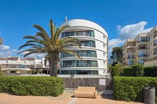 Àtic a Passeig marítim, 31, 17480, roses, girona. Ático en 1 línea con solárium, preciosas vistas y licencia turís