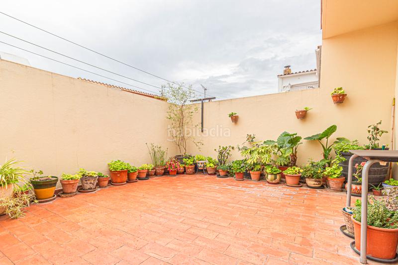 Foto 1a5c57a3-537f-43b2-a7b9-de1ee1d1ac61. Chalet in carrer extremadura in Vilafant