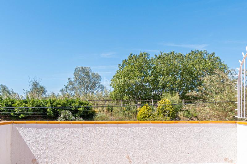Foto 9a48a2dc-aec6-4b87-9810-cd9739adf0e7. Chalet en carrer montseny casa 3 habitaciones con piscina en Empuriabrava