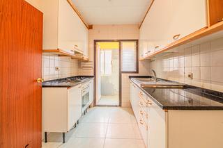 Appartement à Carrer siurana, 2, 17600, figueres, girona. Tu nuevo hogar te espera en el corazón de figueres