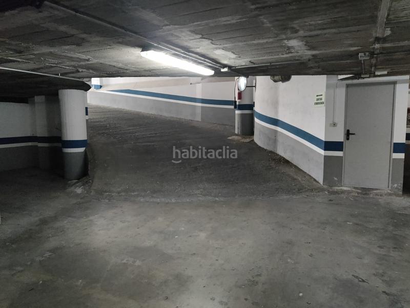 Foto bb322cd2-967b-40ed-9d5e-759ae1baaea8. Car parking in joan regla 3 in Centre Figueres