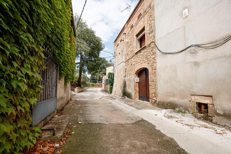 Foto 46a56a2e-185b-47a7-8d5a-210caa1e3f80. Chalet en esglesia 1 casa del siglo xix con amplio terreno en palau de santa eulalia en Palau de Santa Eulàlia