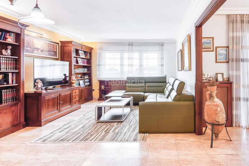 Foto 252fa676-a33f-4593-ba5a-58199fd8bcb0. Piso en mare de déu de montserrat edificio maxim en Figueres