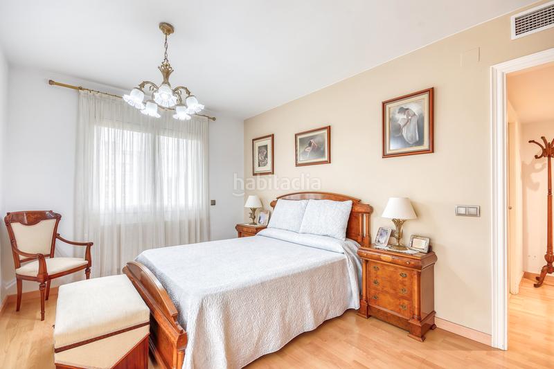 Foto 78987f1f-f618-4e02-9b0b-bb514102f585. Piso en mare de déu de montserrat edificio maxim en Figueres