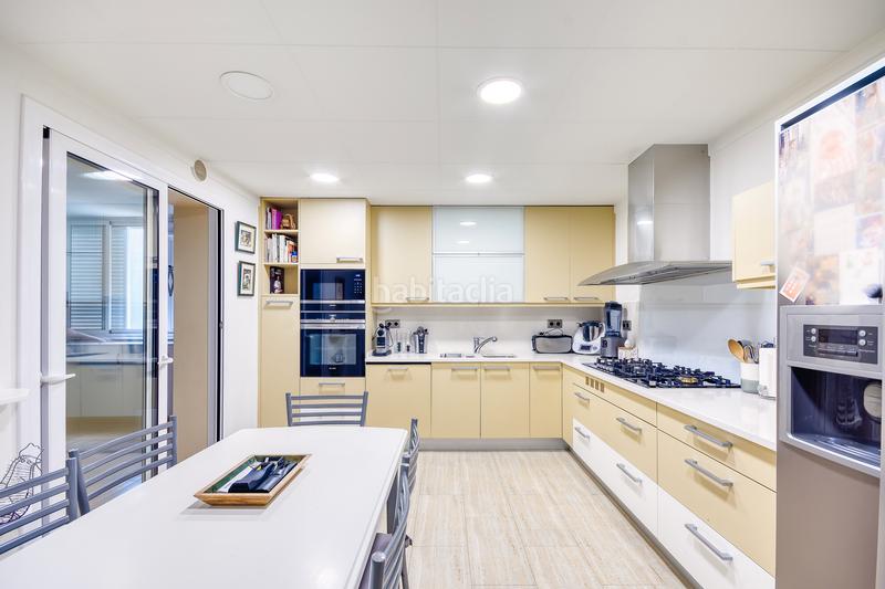 Foto f9e383db-a5d7-4bfc-bf7a-82132cb7ce79. Piso en mare de déu de montserrat edificio maxim en Figueres