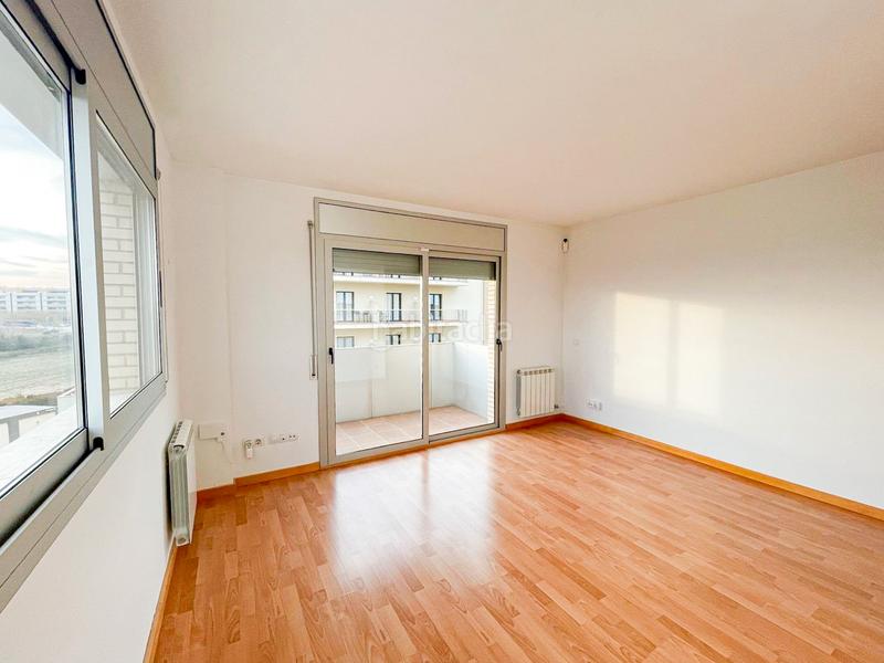 Foto 53387815-b342-4313-ba68-9425f46c5e6e. Pis a avda salvador dali 15 a Poble Nou-Olivar Gran Figueres