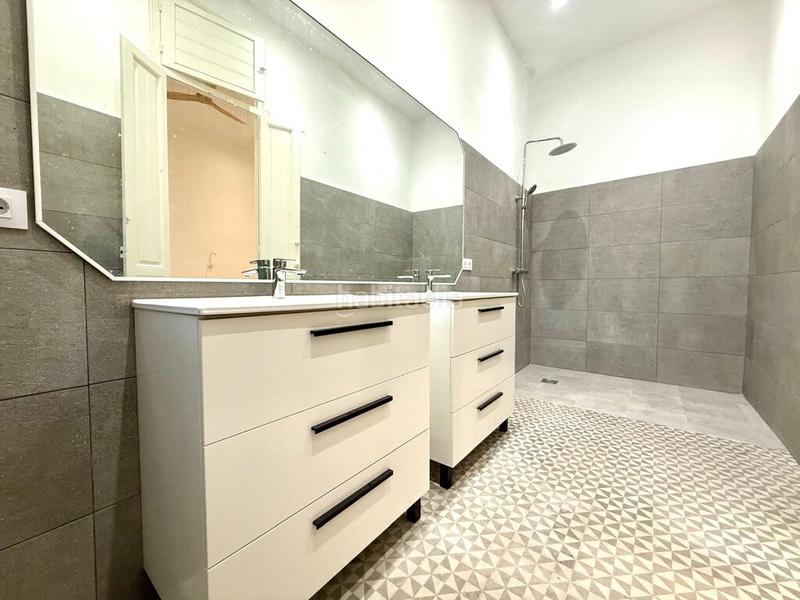 Foto 9f6d8757-a7b9-4f1b-b93b-8de93d60b56f. Chalet in carrer sant pau in Centre Figueres