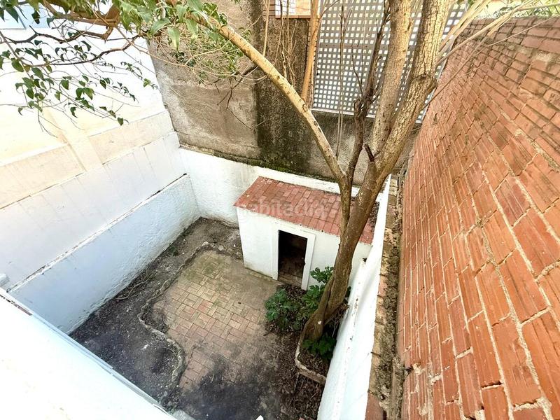 Foto e66b630b-1e69-43ff-8f88-9cd47eb8995a. Chalet in carrer sant pau in Centre Figueres