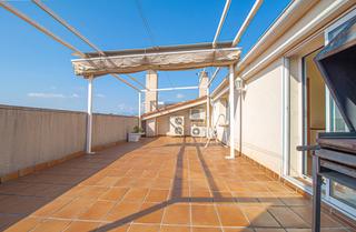 Duplex  Avinguda de salvador dalí i domènech, 13, 17600, figueres, giron. Dúplex situado en la zona de la creu de la mà