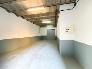 Lloguer Aparcament cotxe  Bellaire. Almacén en alquiler en el centro de figueres